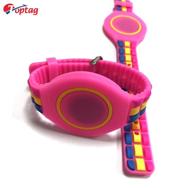 Toptag latest design waterproof NFC silicone wristband with watchband